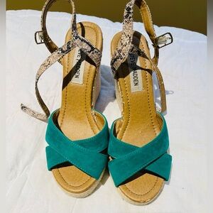 Steve Madden sz 7 Teal and Snakeskin Espadrilles 4” height 1” platform Used